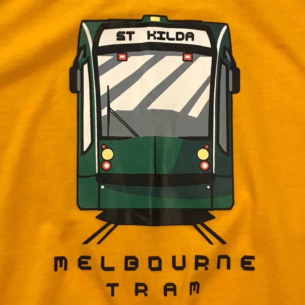 Australian yellow graphic t-shirt. Size M.